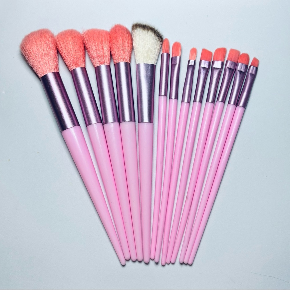 ✨13 Piece Makeup Brushes Pink and Coral Brush Set✨